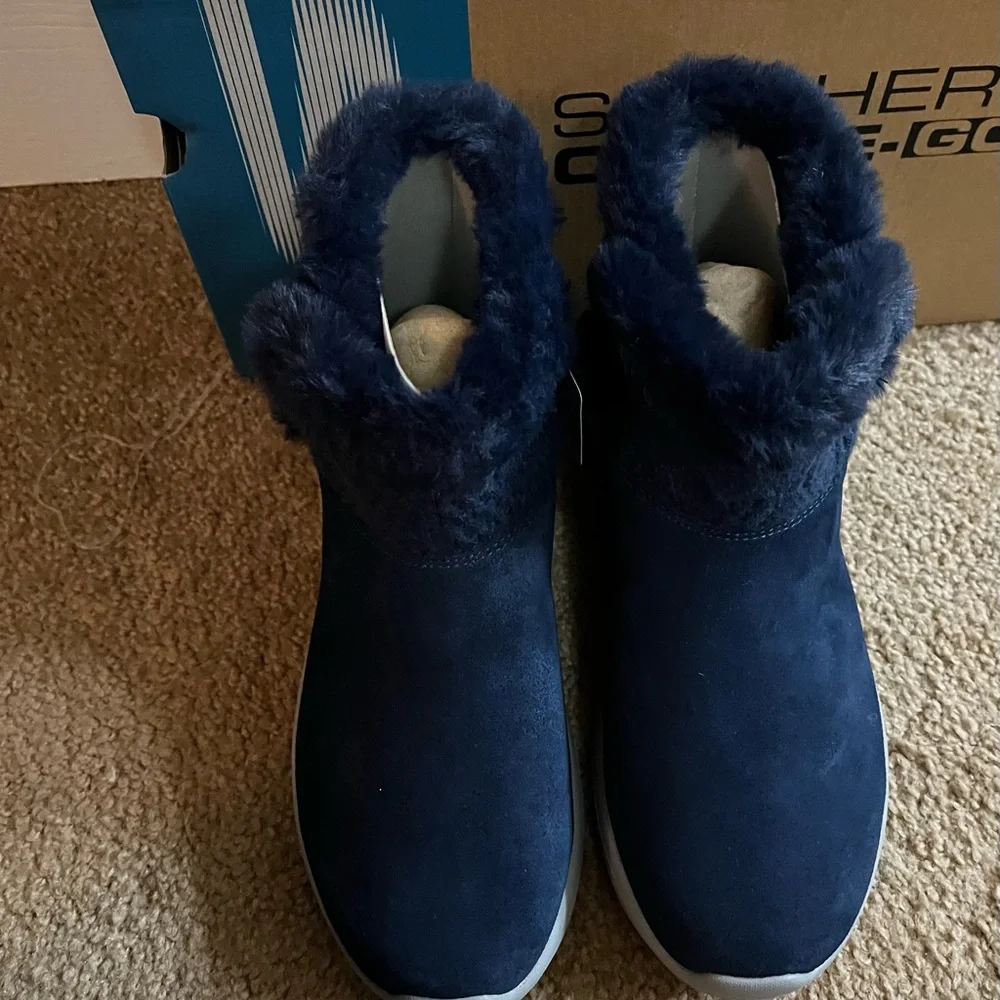 Skechers/On The Go City/NWT Women's Navy Boots Water Repellent size 7 - Picture 2 of 7